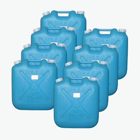 ポリタンク 8個